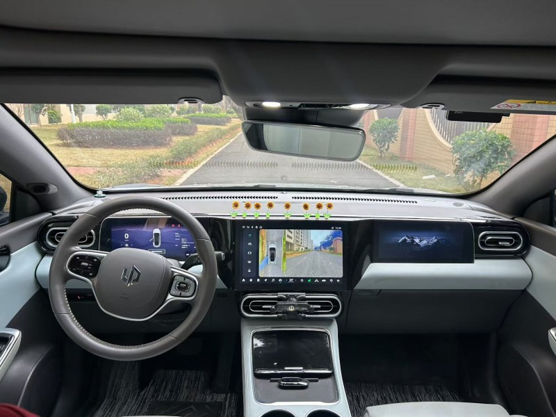 东莞23年零跑汽车C013