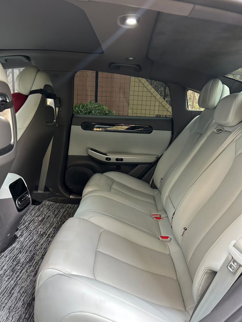 东莞23年零跑汽车C018