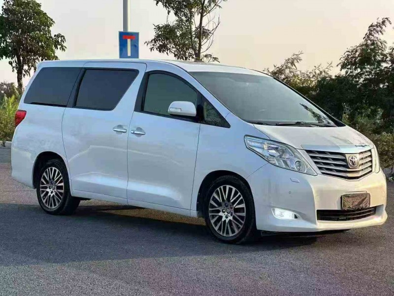 珠海11年丰田埃尔法2