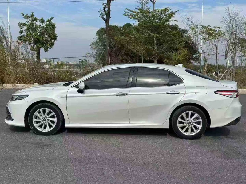 湛江22年丰田凯美瑞3