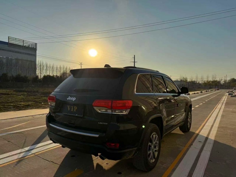 菏泽14年Jeep大切诺基8