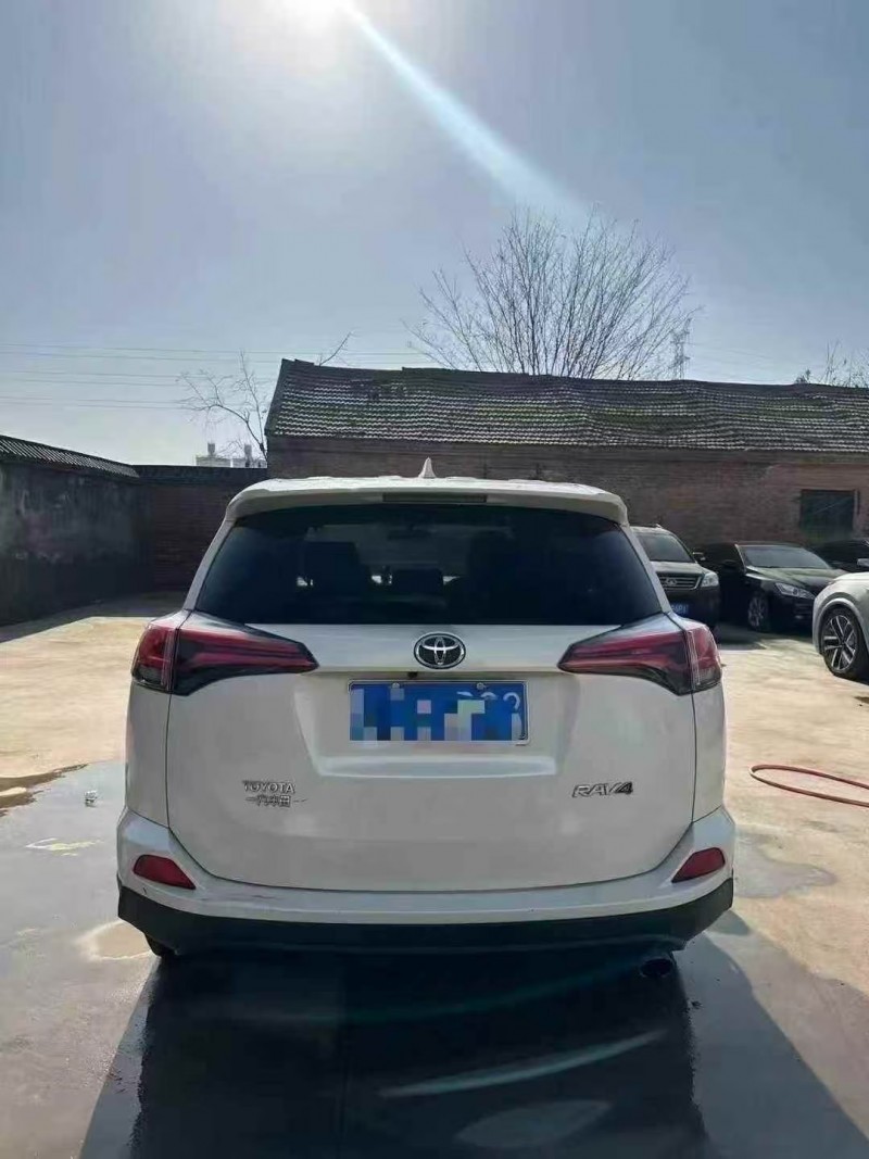 菏泽16年丰田RAV49