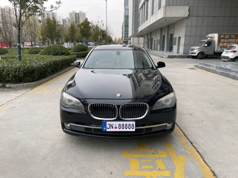 济宁11年宝马7系1