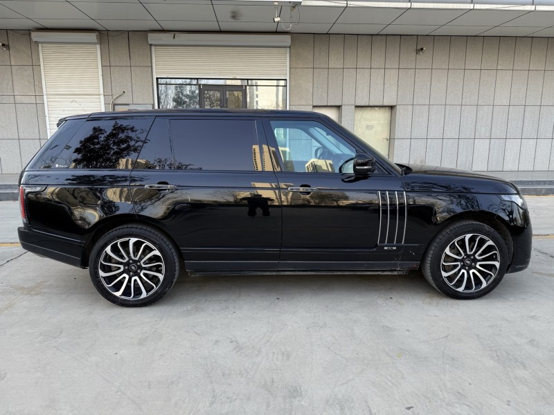 济宁17年路虎揽胜行政7