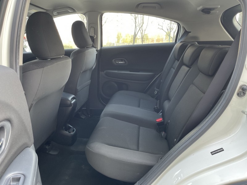 济宁21年本田缤智5