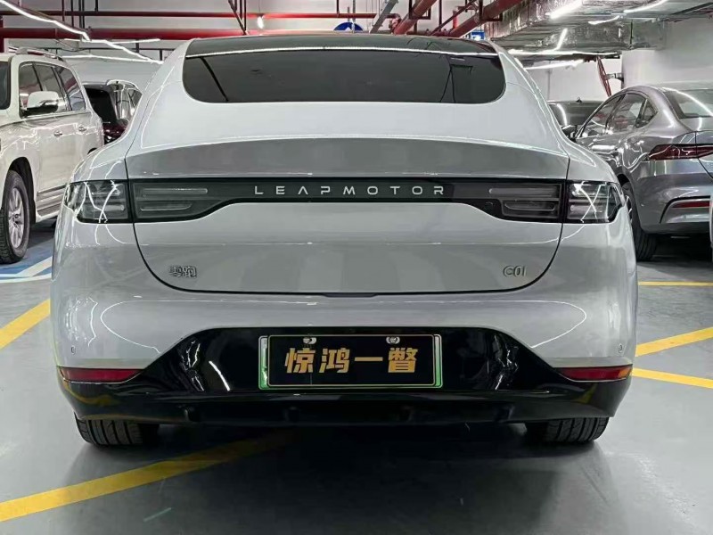 深圳23年零跑汽车C019