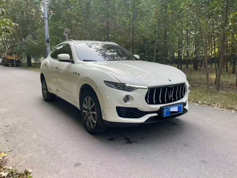 济宁16年玛莎拉蒂Levante2