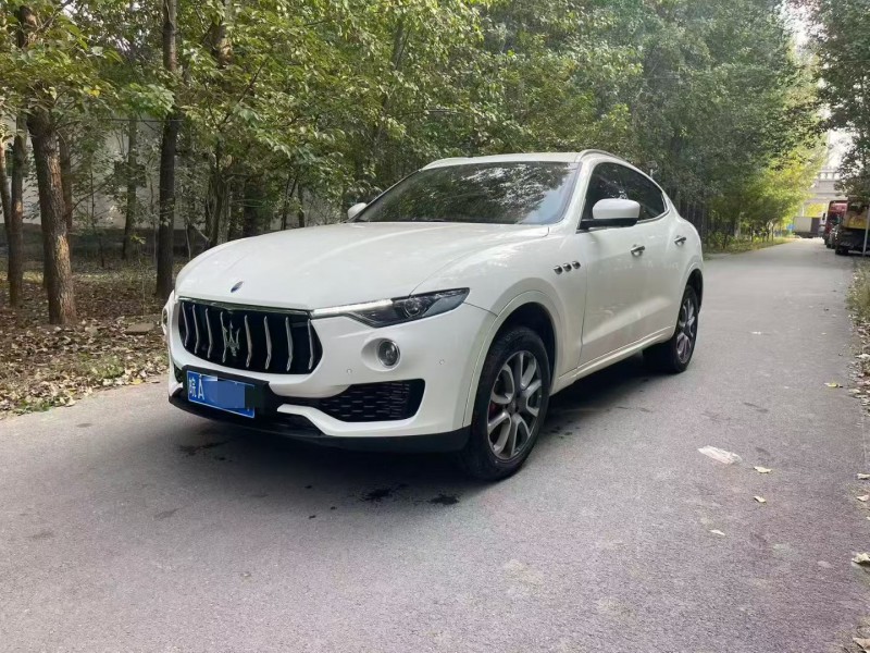 济宁16年玛莎拉蒂Levante3