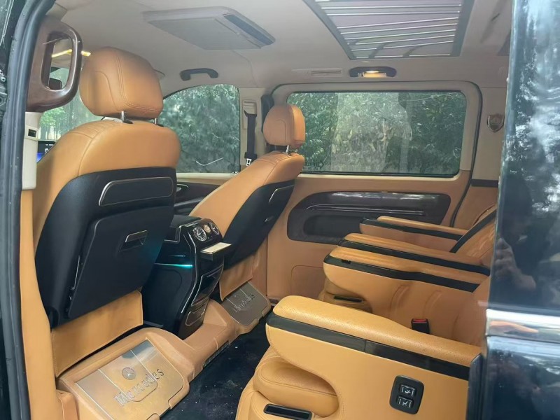 济宁20年奔驰威霆4