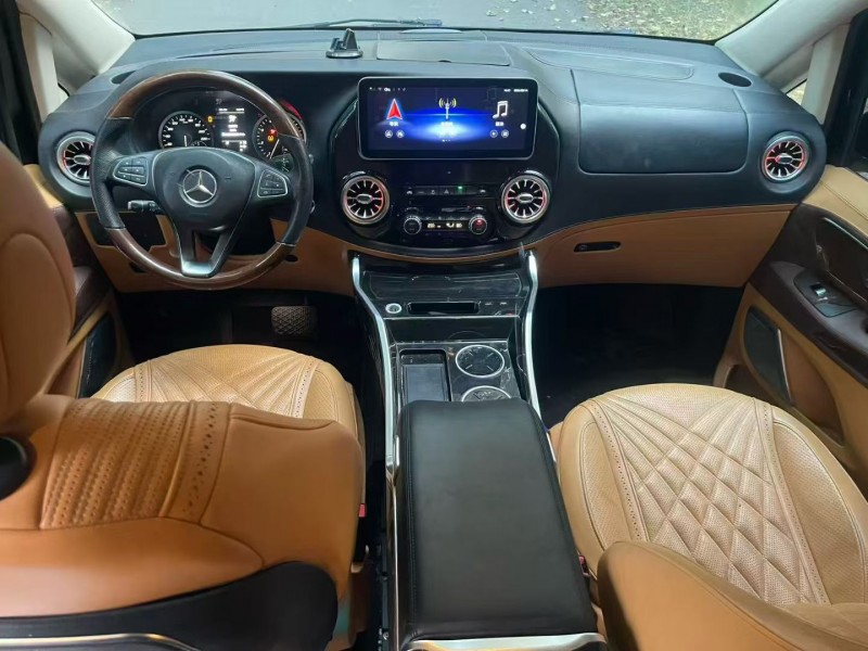 济宁20年奔驰威霆5