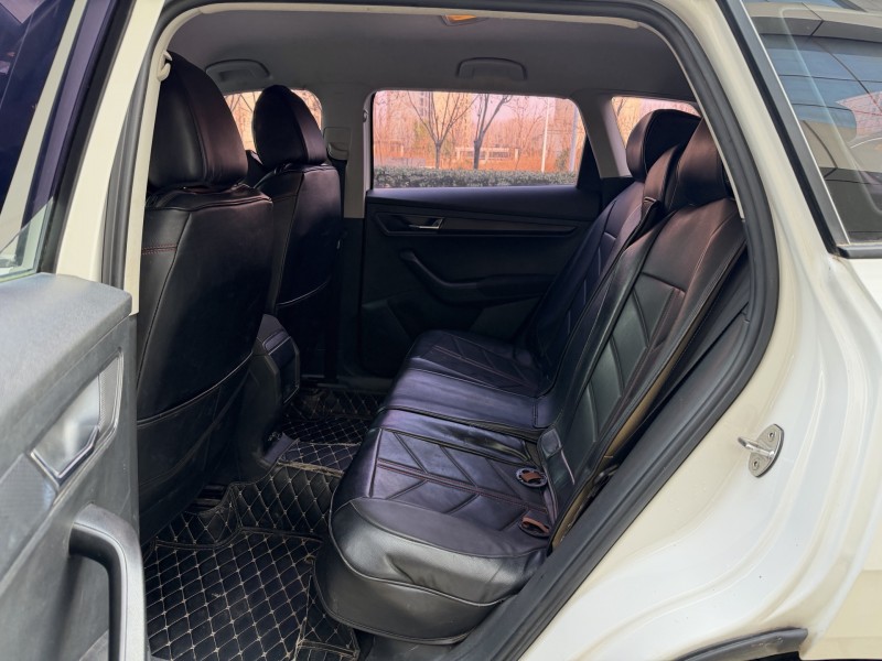 济宁18年斯柯达柯珞克3