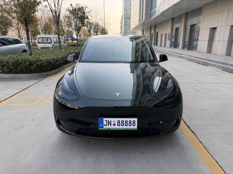 济宁23年特斯拉MODEL Y1