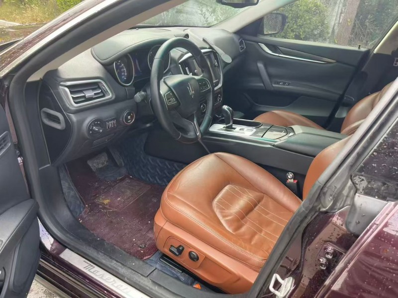 济宁16年玛莎拉蒂Ghibli6