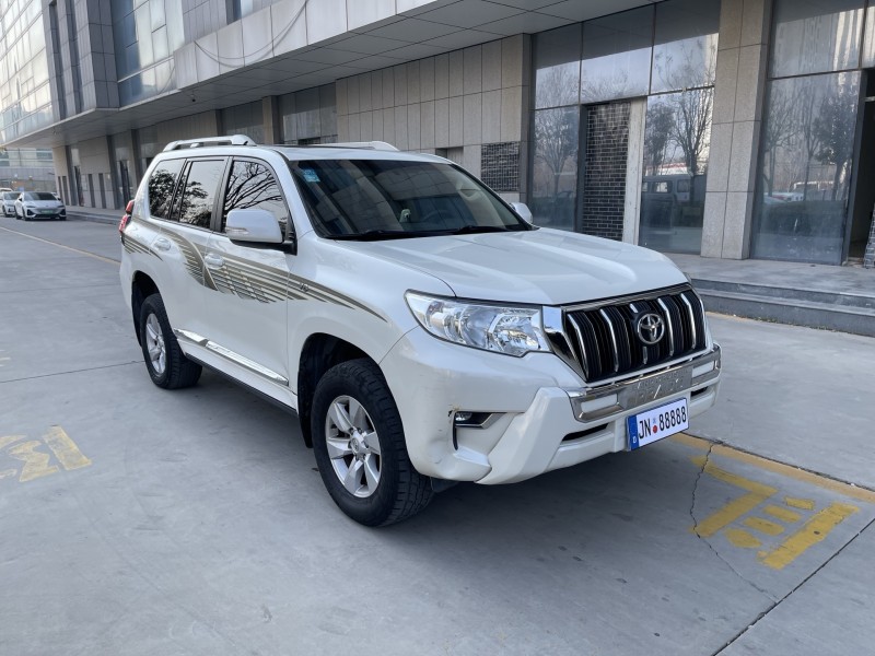 济宁18年丰田普拉多2
