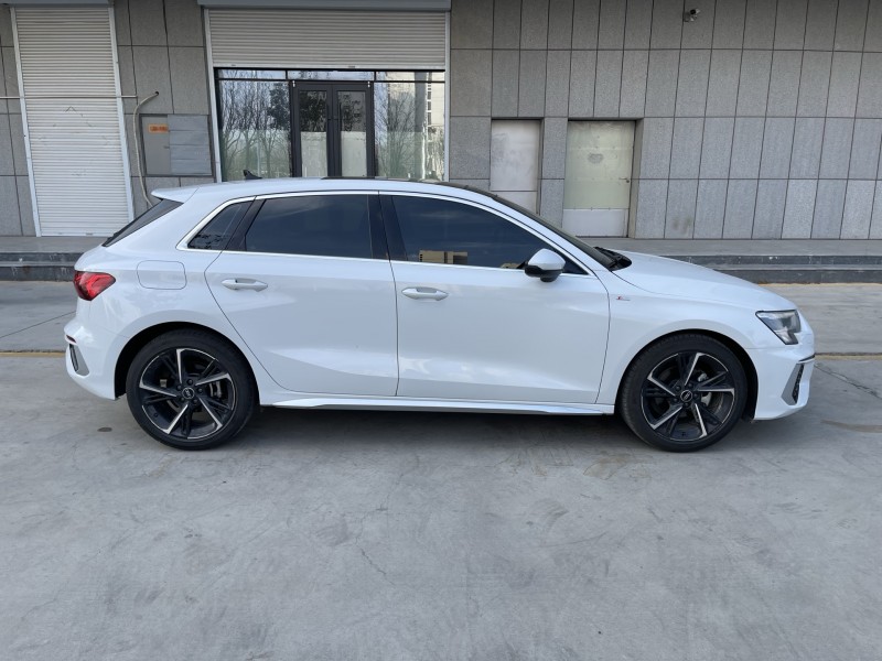 济宁23年奥迪A38