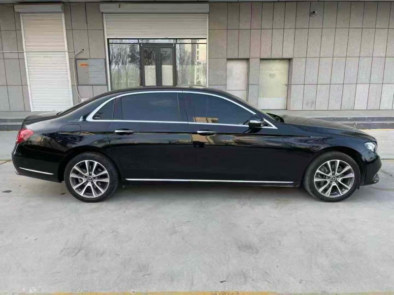 济宁18年奔驰E4