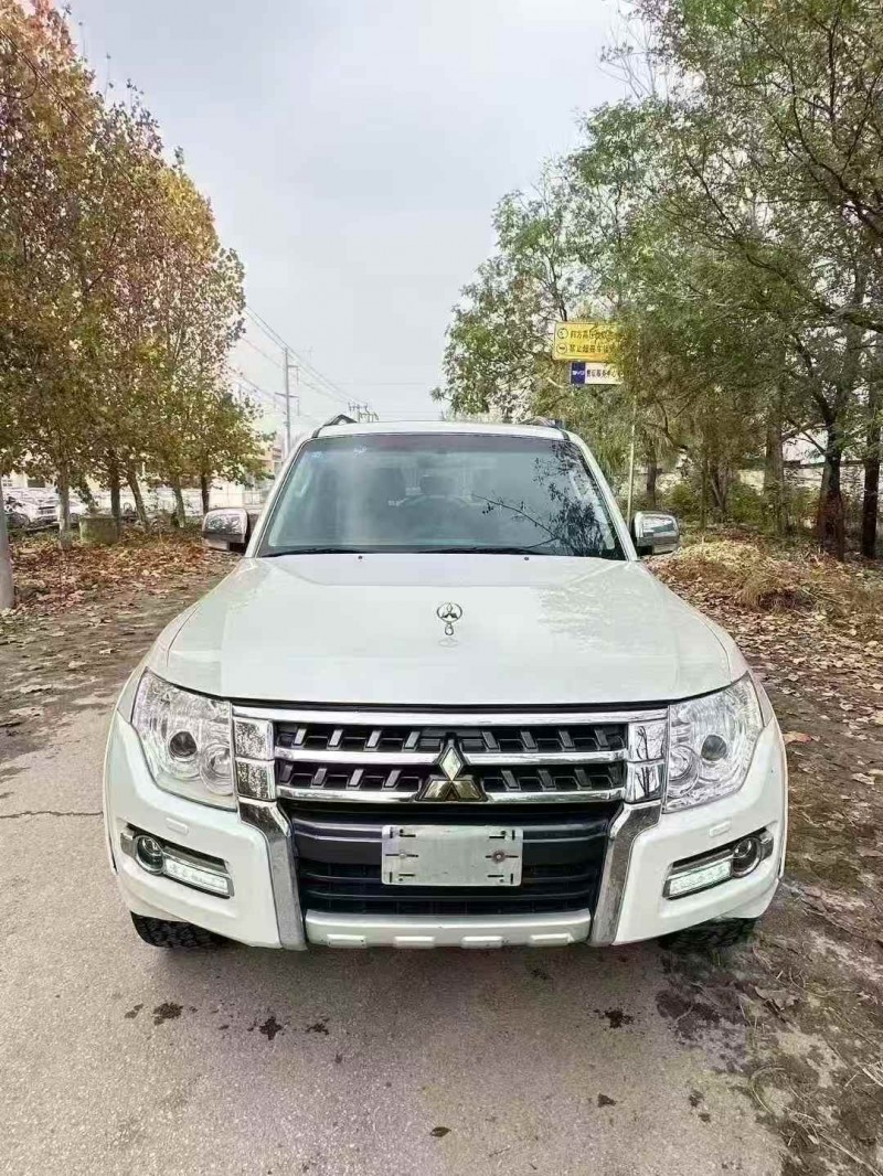 菏泽20年三菱帕杰罗1