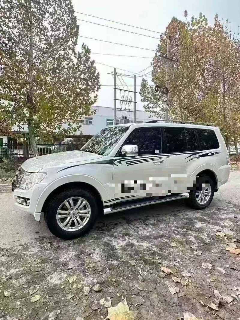 菏泽20年三菱帕杰罗2