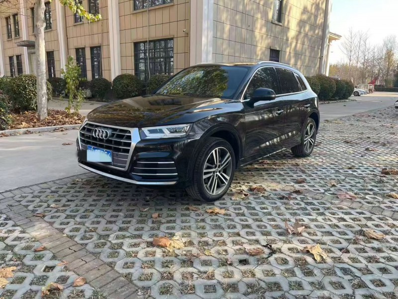 济宁21年奥迪Q53