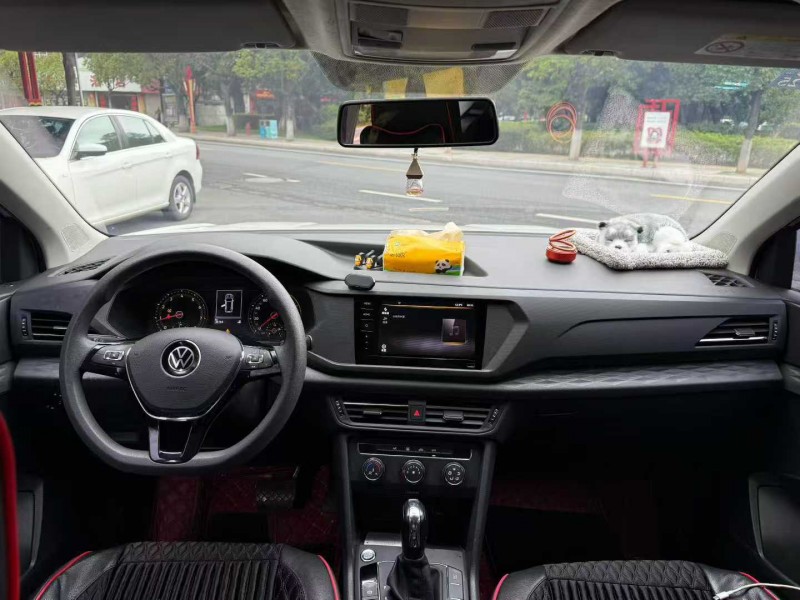 楚雄21年大众途岳8