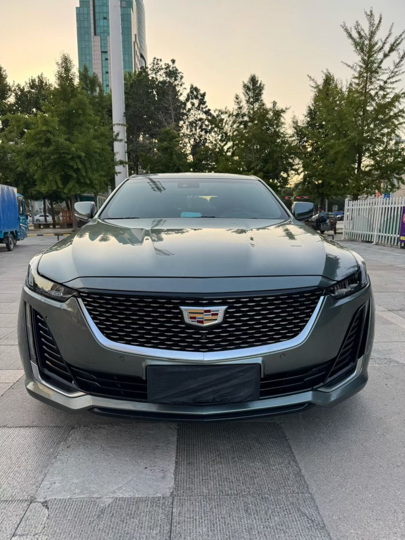 济宁22年凯迪拉克CT51