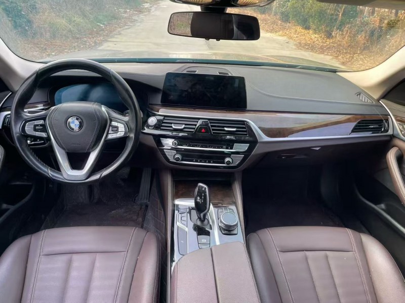 济宁19年宝马5系4