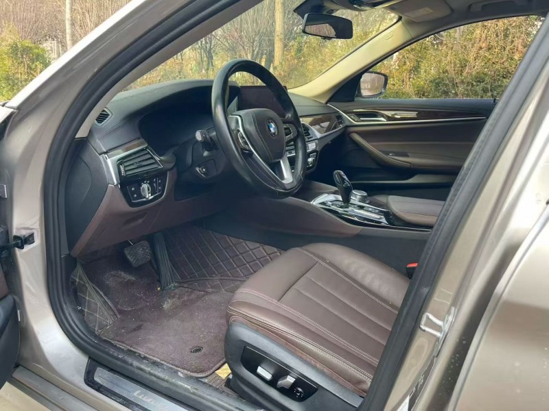 济宁19年宝马5系6