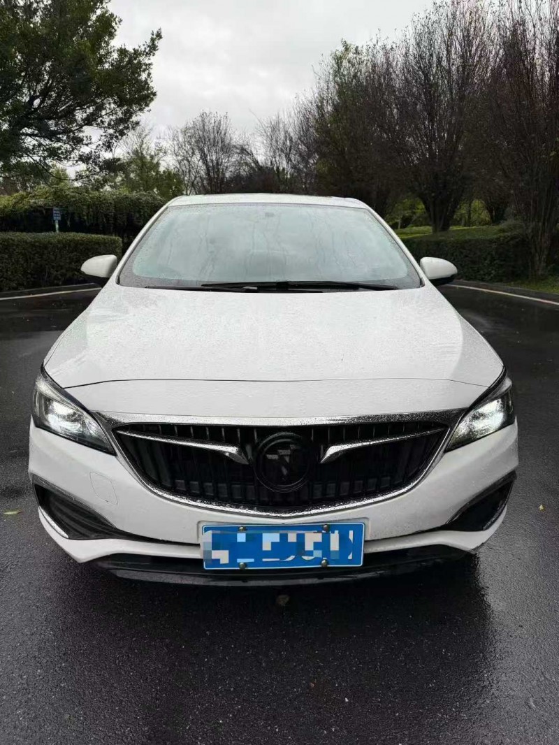 楚雄19年别克威朗1