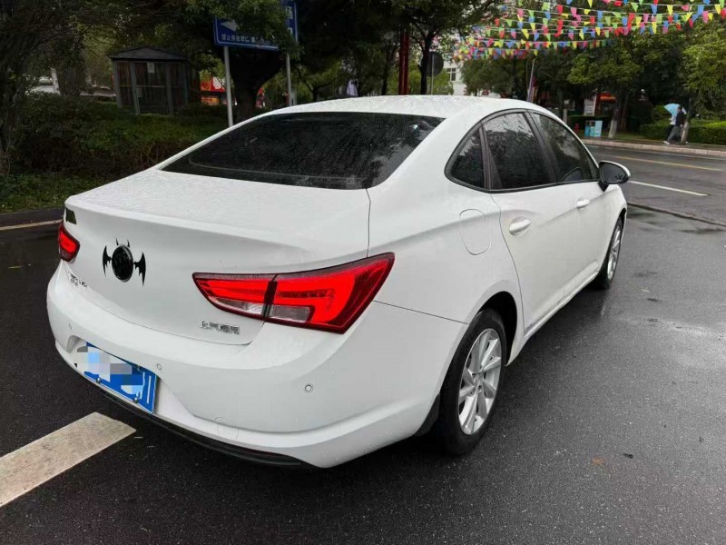 楚雄19年别克威朗4