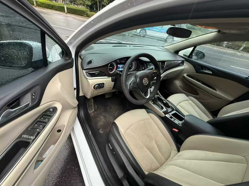 楚雄19年别克威朗9