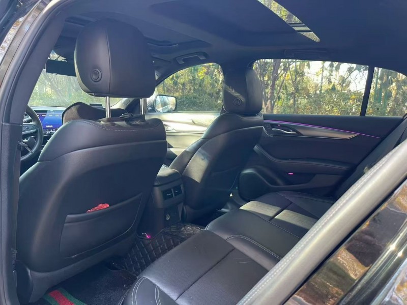 济宁21年凯迪拉克CT56