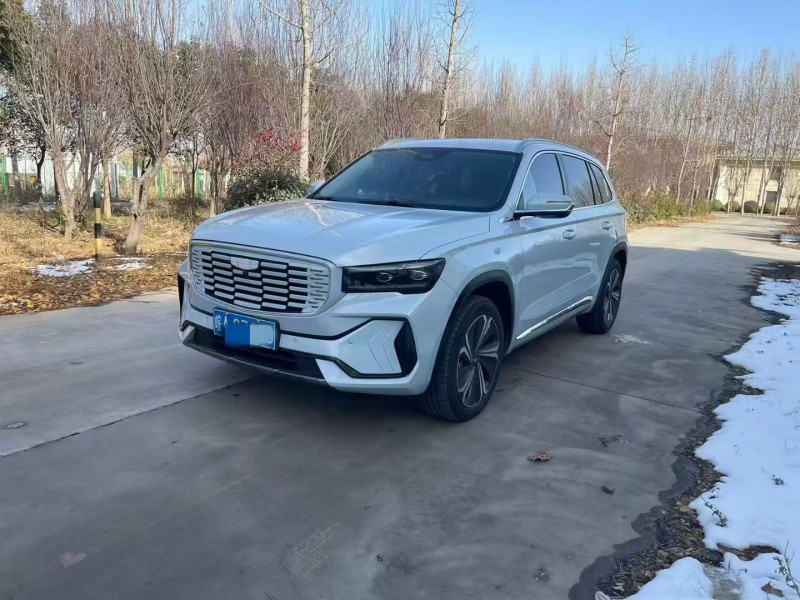 济宁22年吉利星越3