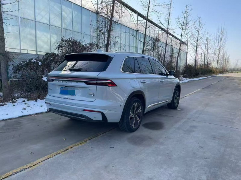 济宁22年吉利星越7