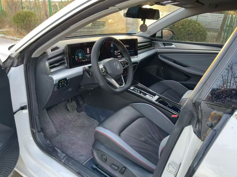 济宁23年大众凌渡4