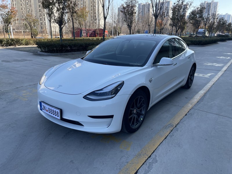 济宁20年特斯拉MODEL 32