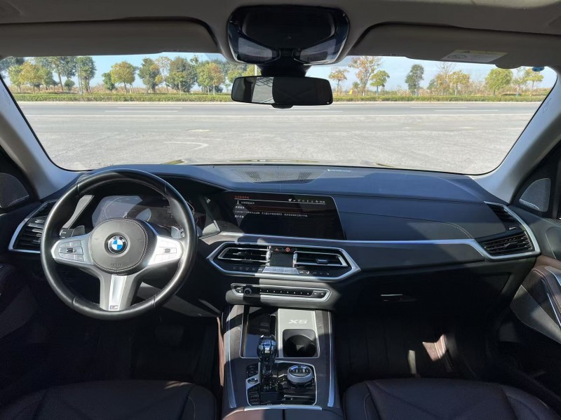 盐城23年宝马X57