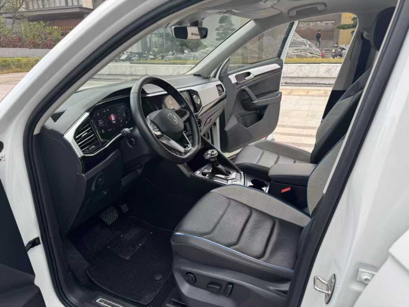 阳江20年大众探岳5