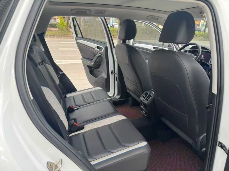 阳江20年大众探岳6