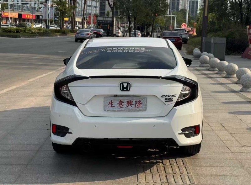 阳江16年本田思域8