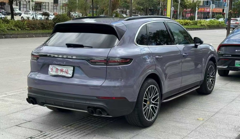 阳江19年保时捷卡宴9