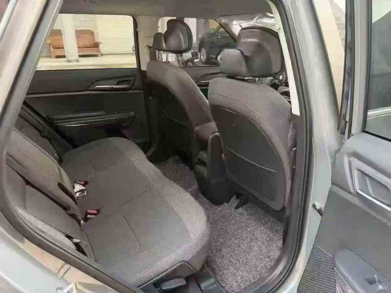 钦州25年起亚EV55