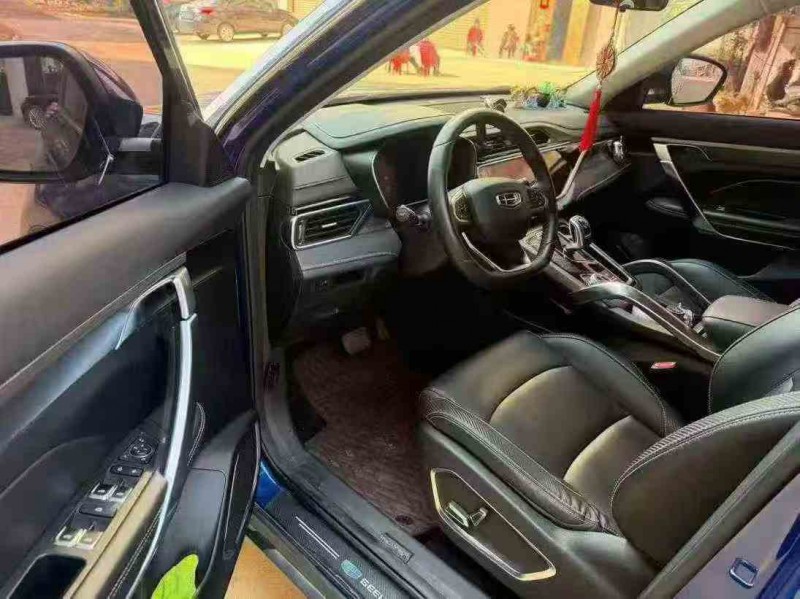 钦州21年吉利博越5