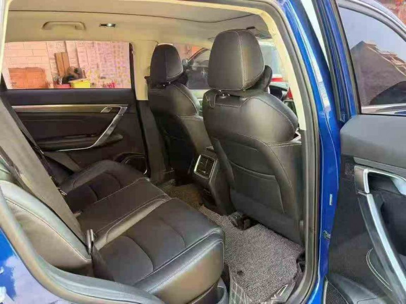 钦州21年吉利博越7