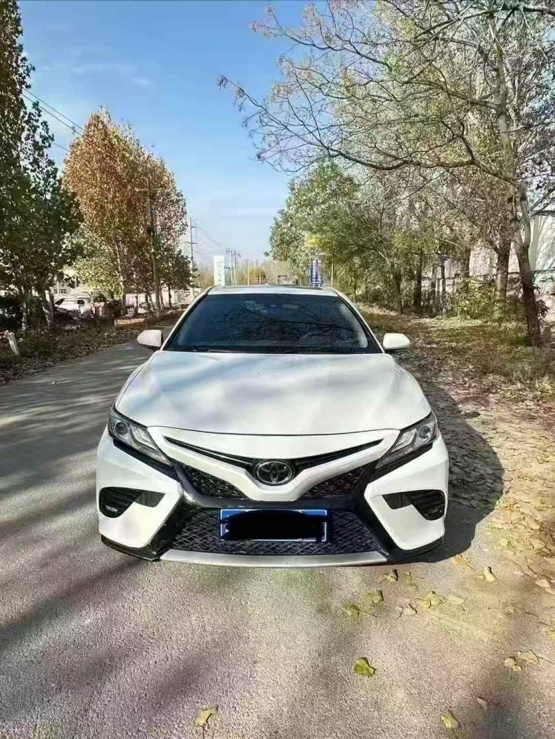 菏泽19年丰田凯美瑞1