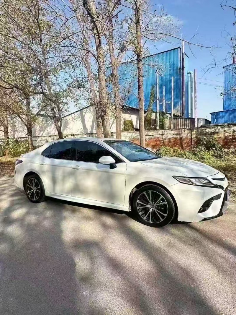 菏泽19年丰田凯美瑞3