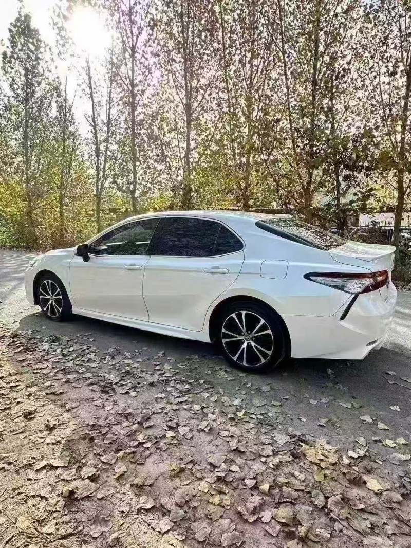 菏泽19年丰田凯美瑞7