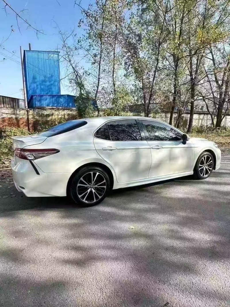 菏泽19年丰田凯美瑞8