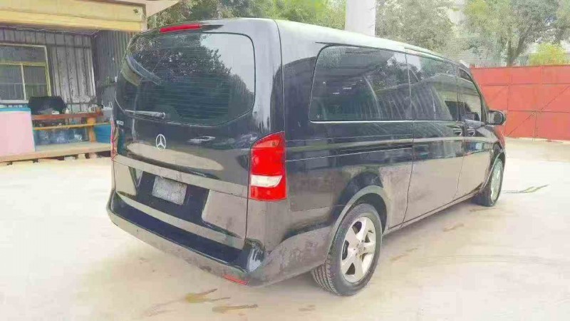 思茅21年奔驰威霆9