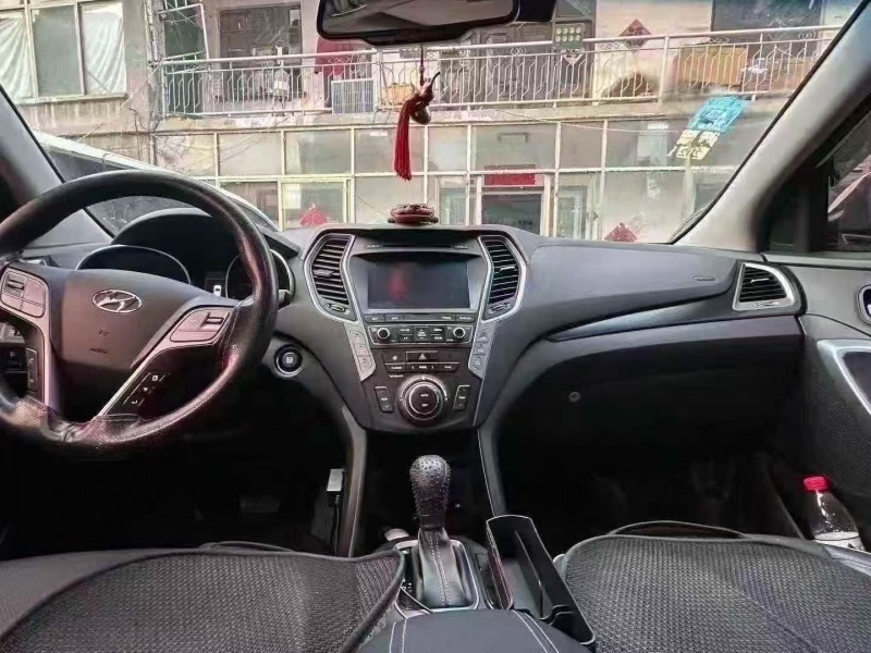 菏泽19年现代新胜达5