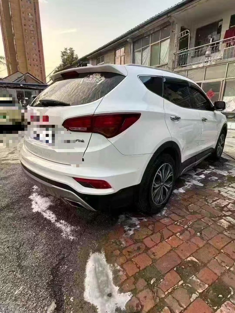 菏泽19年现代新胜达7